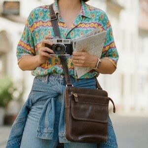 Relic Vintage 90s Travel Tourist Multicompartment Vegan Brown Crossbody Bag